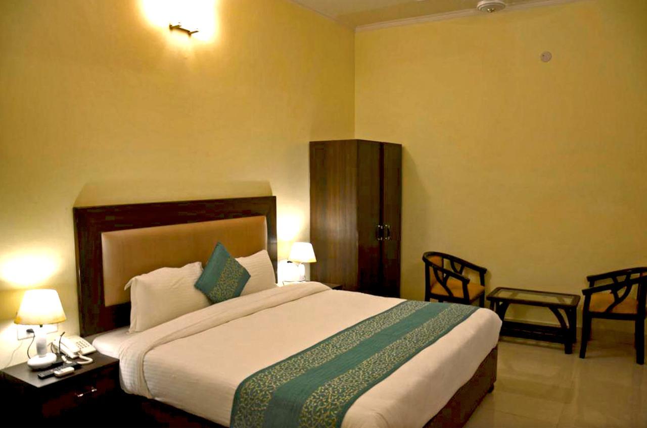 Hotel Elm Tree Amritsar Exterior foto